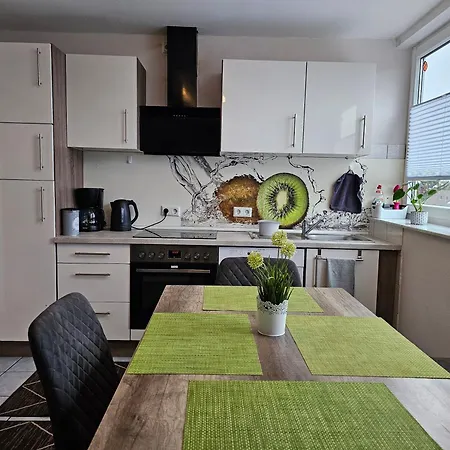 Muelheim Heissen Mit Grossem Balkon Апартаменты Мильгейм-на-Руре