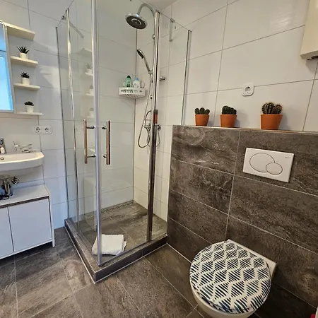 Muelheim Heissen Mit Grossem Balkon Апартаменты